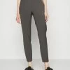 MAX&Co. MELISSA - Trousers - Anthracite 2 MAX&Co. MELISSA - Trousers - Anthracite -Max & Co.Sales 19522c2bd28c4211a351fe40217cbba9