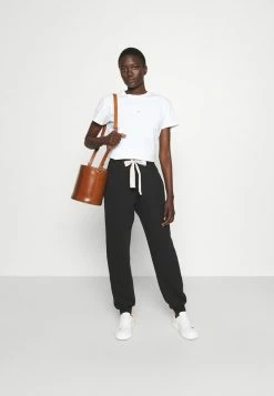 Max & Co.Sales -Max & Co.Sales 2d92985d9a3a4cd5bd400a5d5455c98e