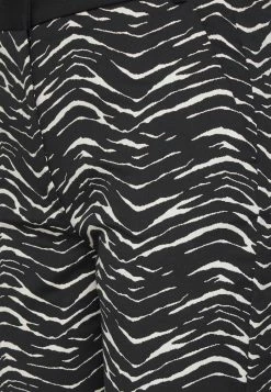 MAX&Co. TAMOA - Trousers - Black 4 MAX&Co. TAMOA - Trousers - Black -Max & Co.Sales 4b0a23d0ed0e413488a9bbd62496bd3e