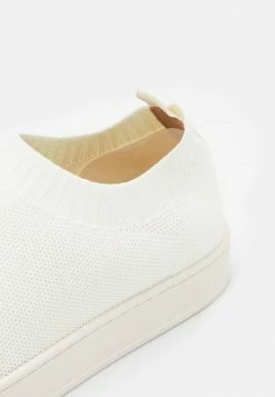 MAX&Co. OYA - Slip-ons - Ivory 8 MAX&Co. OYA - Slip-ons - Ivory -Max & Co.Sales 572053db2c1944e68fe314d1f542f4c5