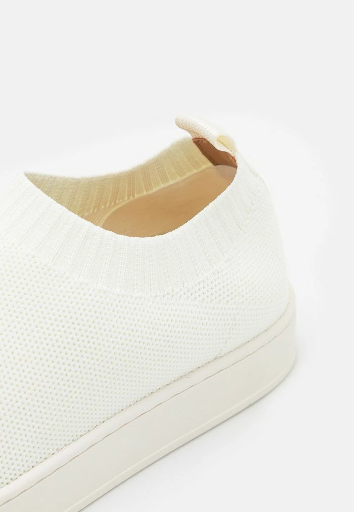 OYA - Slip-ons - ivory MAX&Co. OYA - Slip-ons - Ivory -Max & Co.Sales 572053db2c1944e68fe314d1f542f4c5