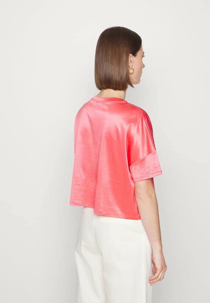 DEANNA - Basic T-shirt - coral MAX&Co. DEANNA - Basic T-shirt - Coral -Max & Co.Sales 6392f0b7f0884d33a5233770e6a8a274