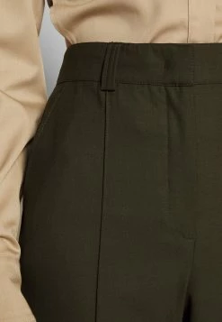 MAX&Co. DERRYSH - Trousers - Khaki Green 7 MAX&Co. DERRYSH - Trousers - Khaki Green -Max & Co.Sales 7766437303754ffba5be4473f23d552b