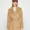 MAX&Co. SHORTRUN - Short Coat - Camel 2 MAX&Co. SHORTRUN - Short Coat - Camel -Max & Co.Sales 8d1b1c559df34088b6524b04055121fc