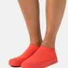 MAX&Co. OYA - Slip-ons - Rosso 1 MAX&Co. OYA - Slip-ons - Rosso -Max & Co.Sales 8eac323220284a5bb1158eeb2d40b6cb