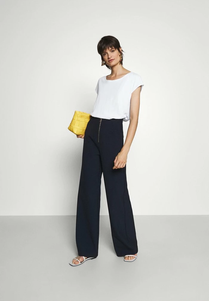 MALDIVE - Basic T-shirt - optic white MAX&Co. MALDIVE - Basic T-shirt - Optic White -Max & Co.Sales 9d6aa24d23a948aeabc62b485bf3c242