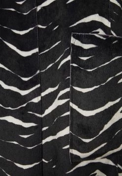 MAX&Co. DESIO - Classic Coat - Black 4 MAX&Co. DESIO - Classic Coat - Black -Max & Co.Sales a0e1c8f95d1c465ab42cbd82f1fc909d