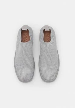 MAX&Co. Slip-ons - Light Grey -Max & Co.Sales a11bc911ac014180acdcaae3f6e4fb77