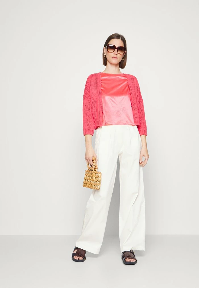 DEANNA - Basic T-shirt - coral MAX&Co. DEANNA - Basic T-shirt - Coral -Max & Co.Sales b0c003cec3ce40fa9f14d7b3a23c3786