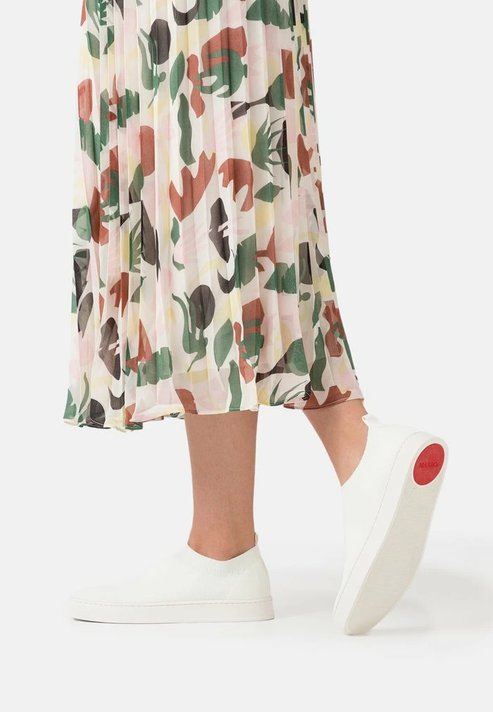 OYA - Slip-ons - ivory MAX&Co. OYA - Slip-ons - Ivory -Max & Co.Sales cdf337104b7c4161b573a04aa456b546