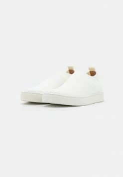 MAX&Co. OYA - Slip-ons - Ivory 4 MAX&Co. OYA - Slip-ons - Ivory -Max & Co.Sales ee3ce2c531714ac58fb496e3bc22e9ce
